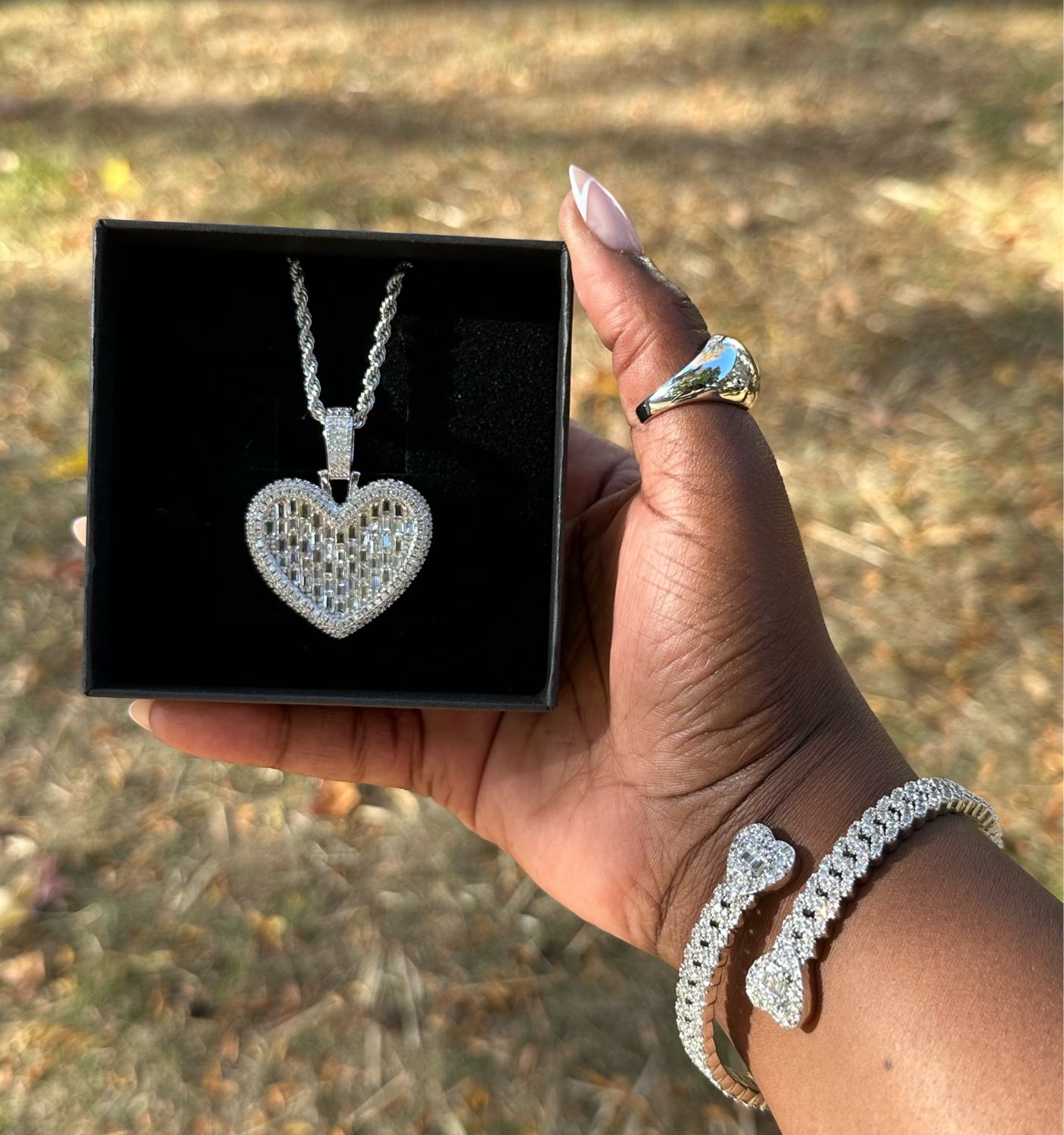 the baguette heart pendant
