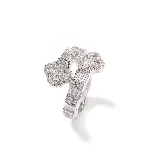 Clover Ring