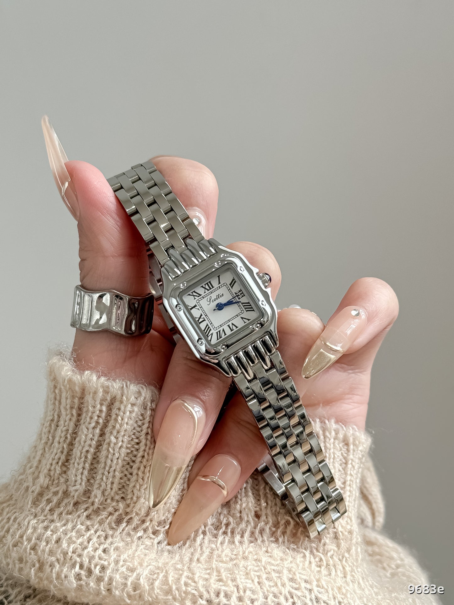 scottie square watch